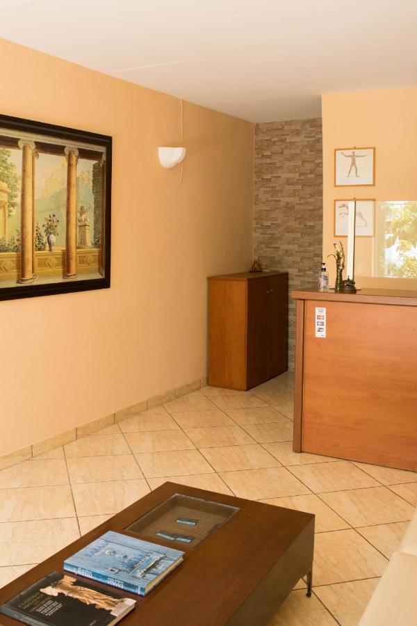 Mirtia Hotel Pefki  Zewnętrze zdjęcie